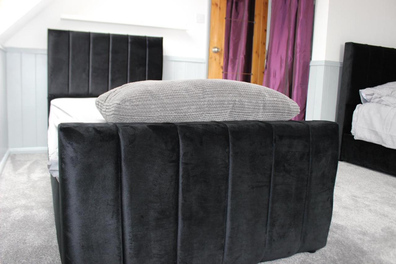 Modern Spacious House - Sleeps 16, Free Parking, Sun Terrace Nuneaton Exterior photo