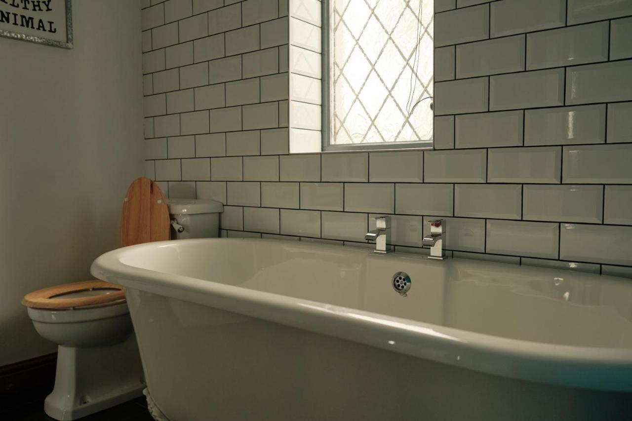 Modern Spacious House - Sleeps 16, Free Parking, Sun Terrace Nuneaton Exterior photo