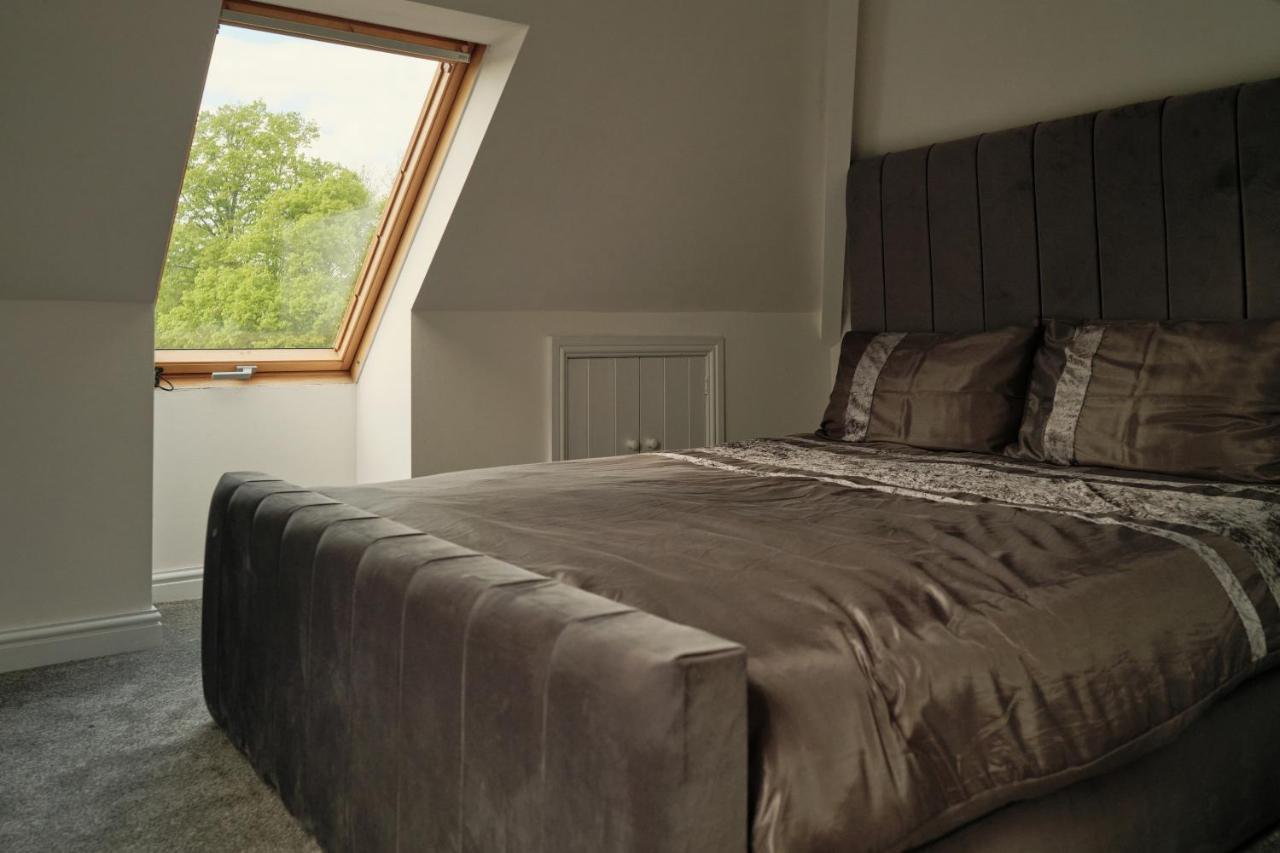 Modern Spacious House - Sleeps 16, Free Parking, Sun Terrace Nuneaton Exterior photo