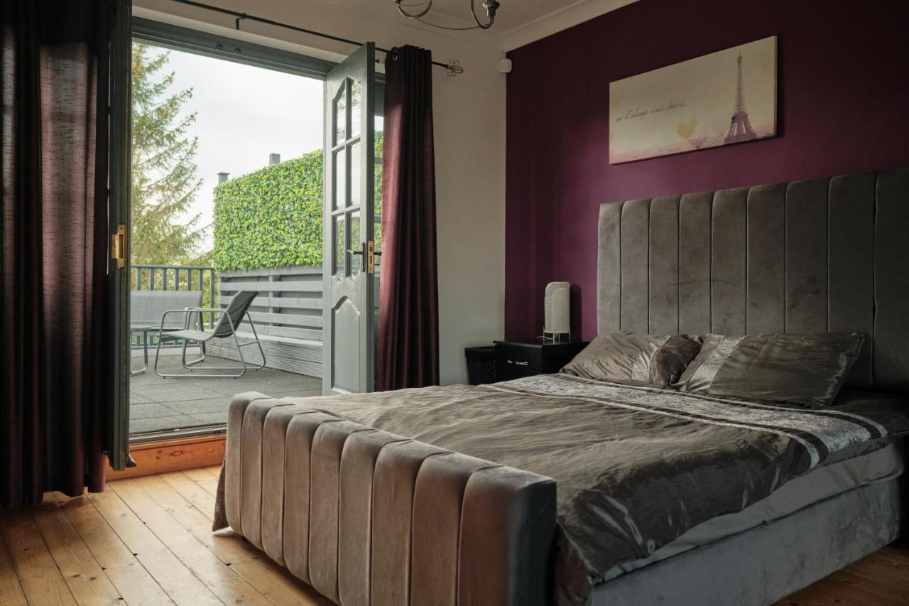 Modern Spacious House - Sleeps 16, Free Parking, Sun Terrace Nuneaton Exterior photo