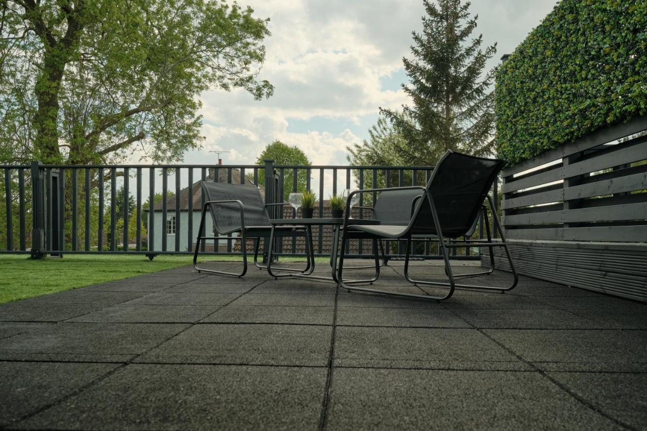 Modern Spacious House - Sleeps 16, Free Parking, Sun Terrace Nuneaton Exterior photo